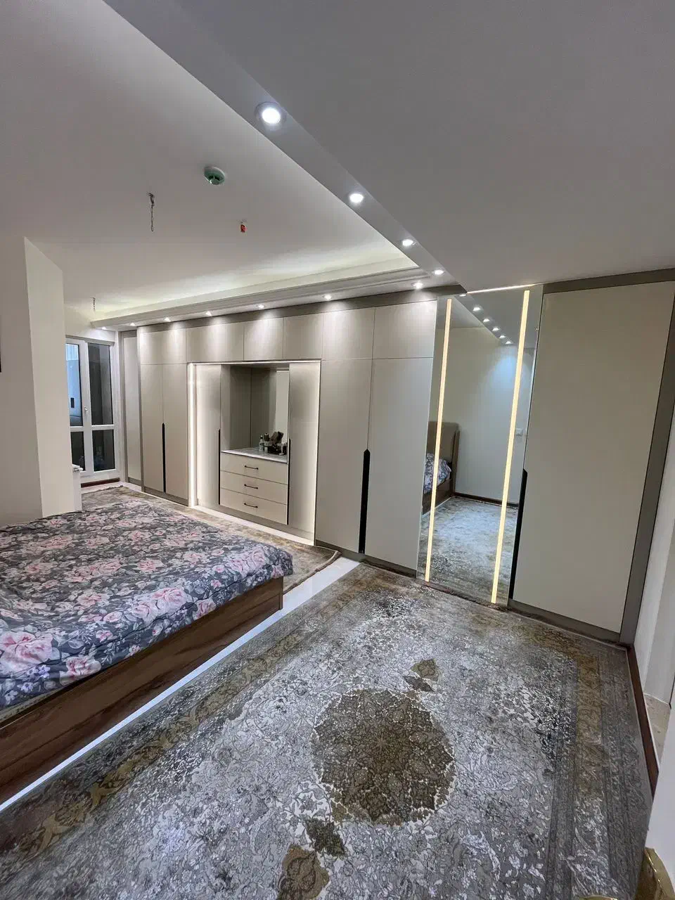 6dfb82b7-9dd5-43ee-893a-638900c3b2ef