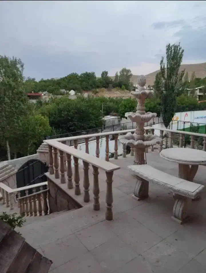 73b4bb2b-12e9-4a6e-974f-700239c25002