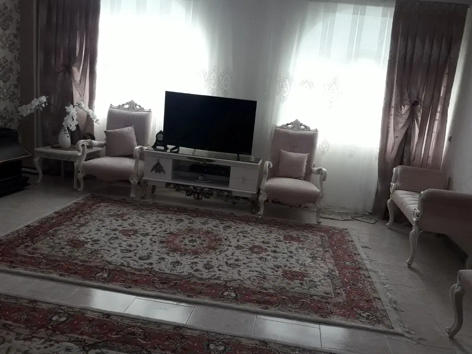 8b5edd60-4364-41a5-b67c-33d915f58db7