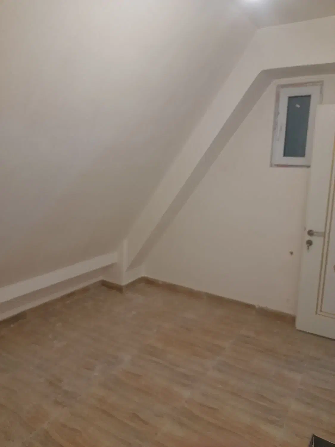 b5f4e8dc-adb7-48c4-b634-d7a8f91663d4