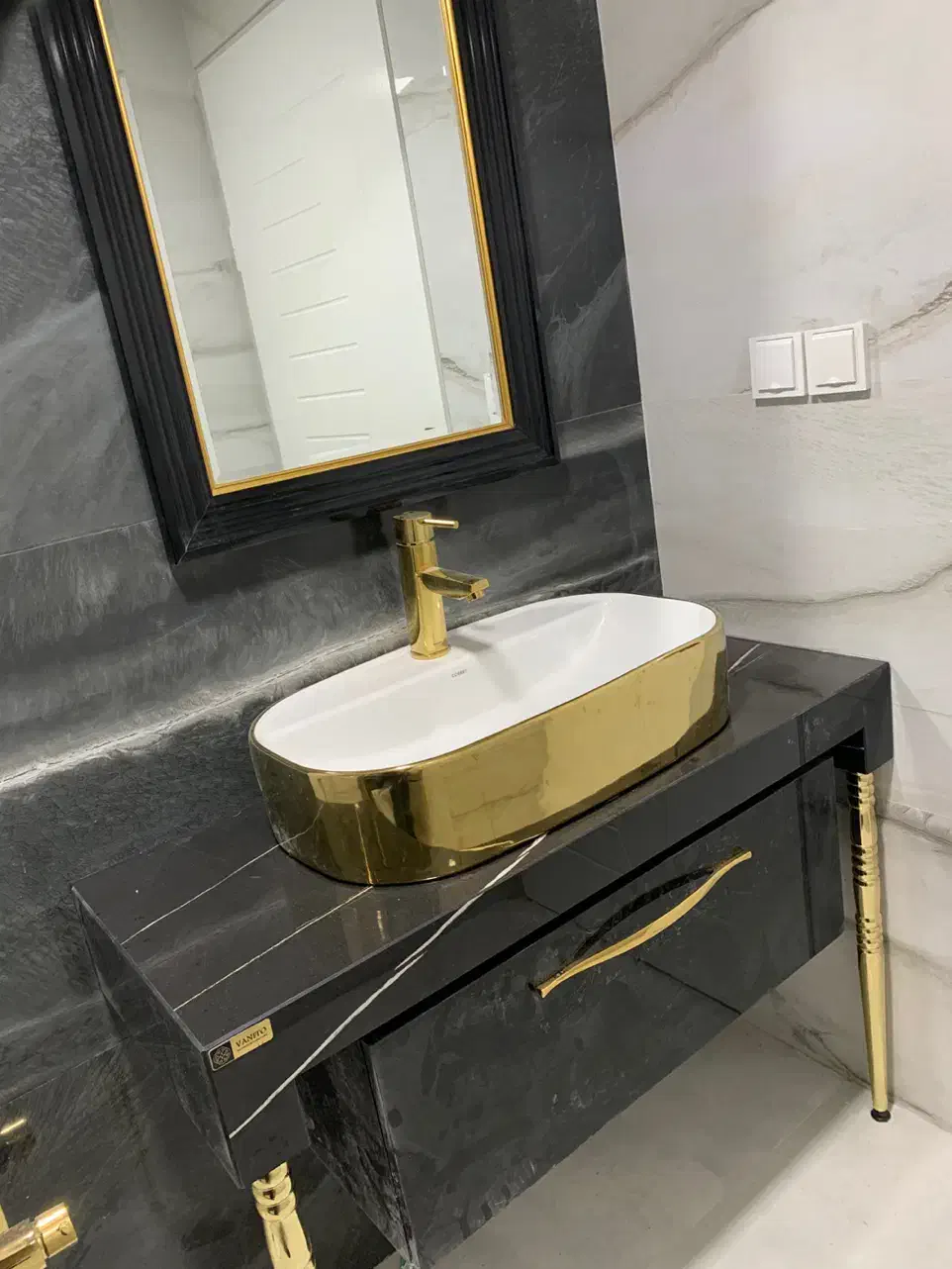 ca9864b4-4bae-45e6-9102-29f25a2f9051