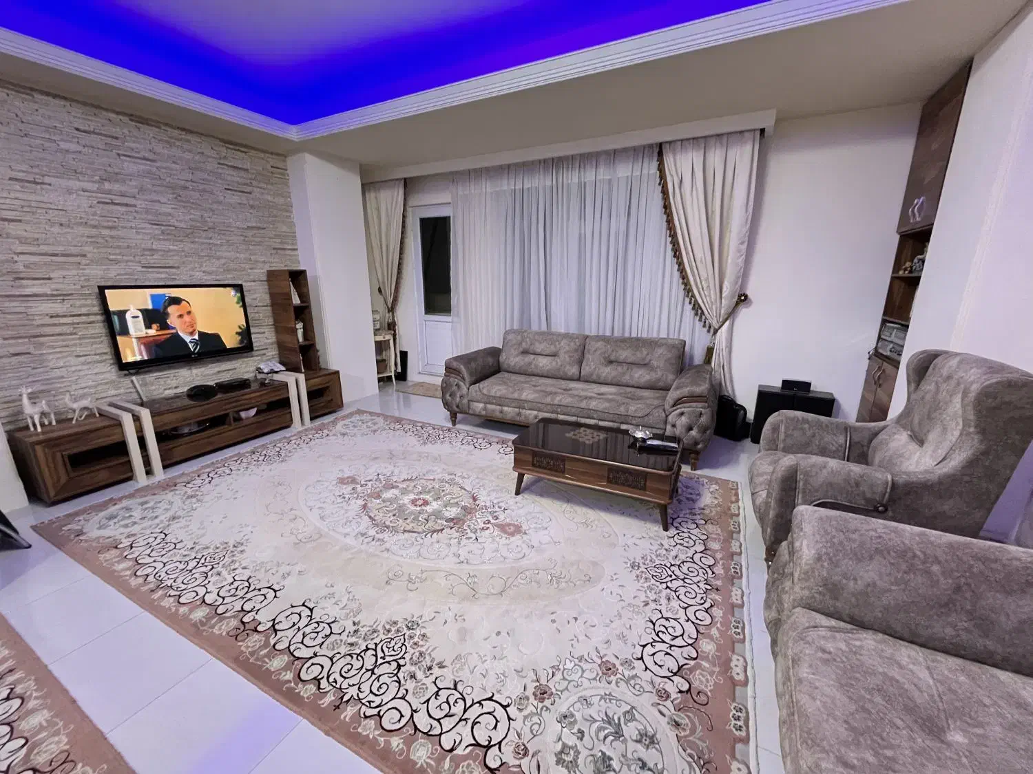 fcde84f5-13b8-425c-8759-8b2fbf8a0851